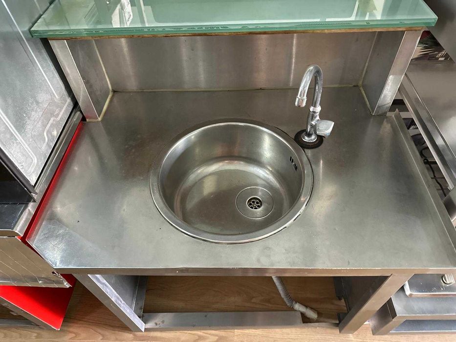 Vende-se móvel lava-mãos em inox ideal para talhos, cafés, pastelarias, snack-bares, restaurantes ou zonas de preparação alimentar.
