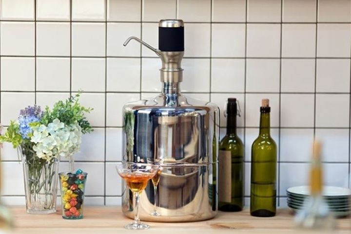 Помпа для воды электрическая.