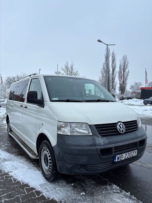 Volkswagen Transporter Volkswagen Transporter T5 Long 9 miejsc