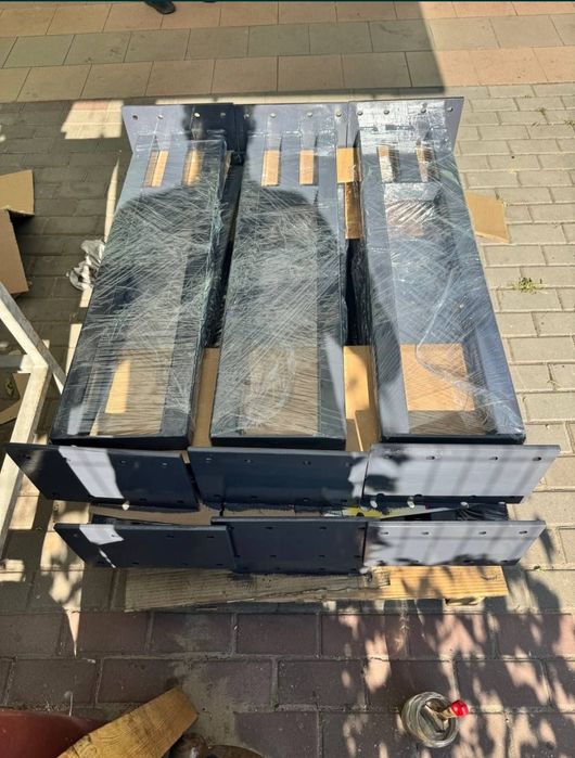 Schody półkowe, wspornikowe, wiszące, konstrukcja, nakładki