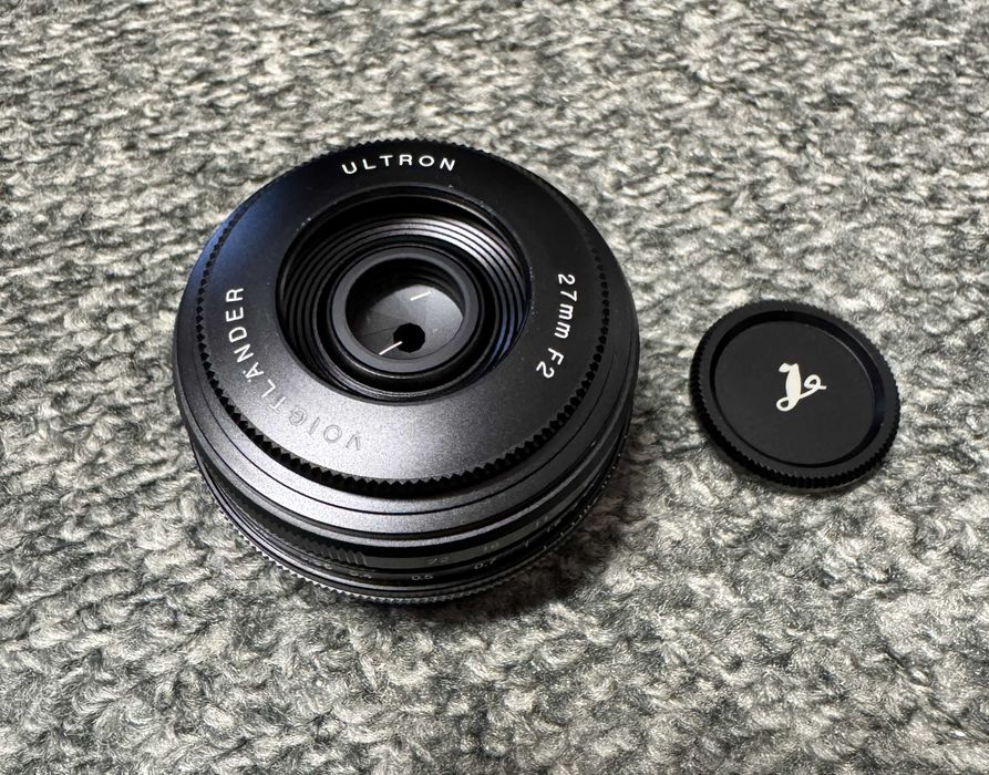 Obiektyw Voigtlander Ultron 27mm f/2,0 Czarny (Fujifilm X)
