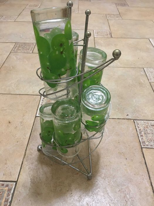 Набор стаканов на подставке чашки рюмки стопочки бокалы