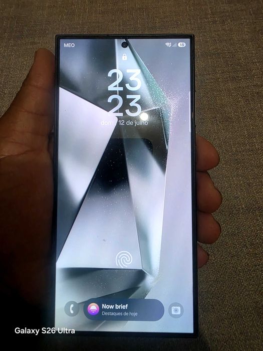 Samsung Galaxy S24 Ultra em excelente condições.
