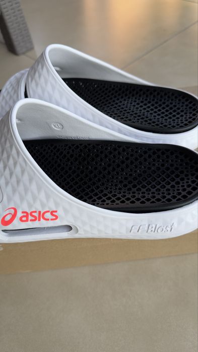 Шлепанцы тапочки asics 3d crocs adidas slide nike