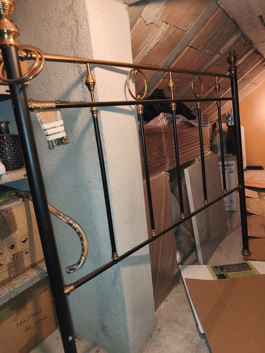 Cama metálica cor preta