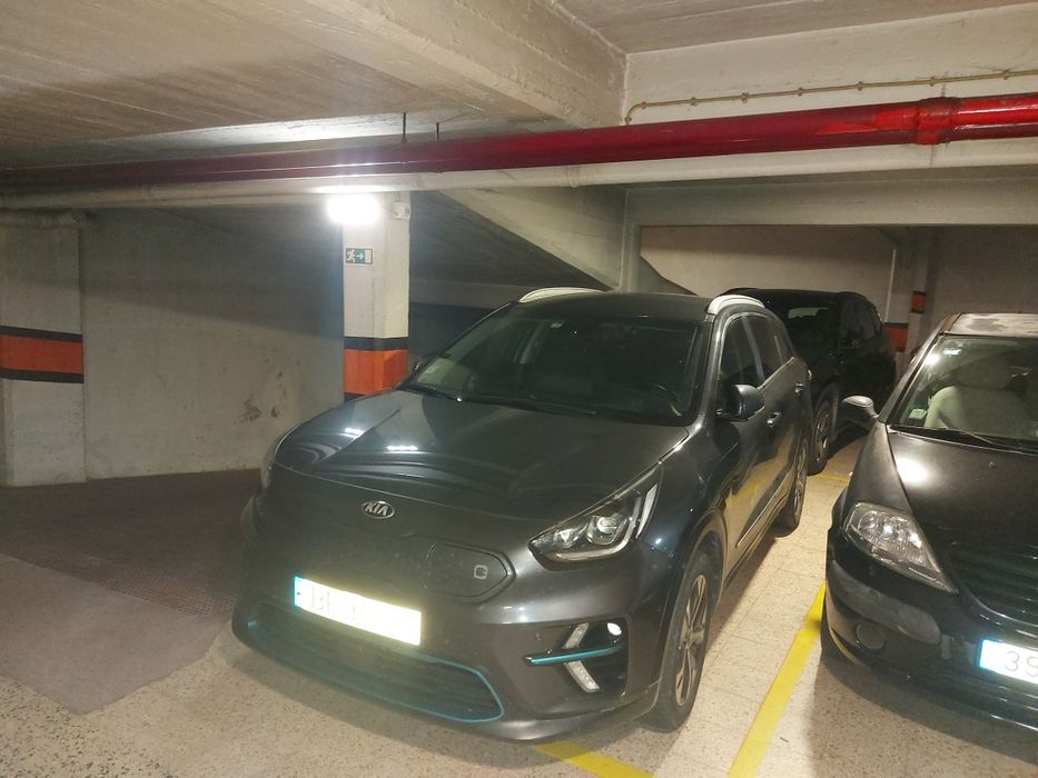 Lugar de Estacionamento duplo na Estrela
