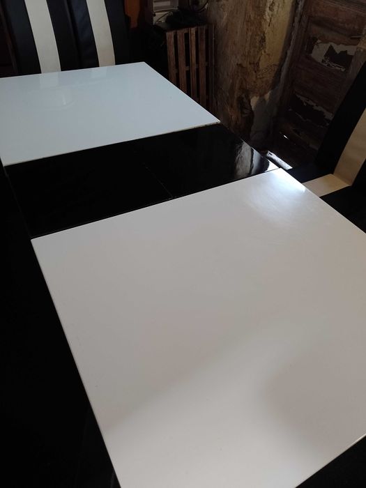 Messa de jantar com 4 cadeiras