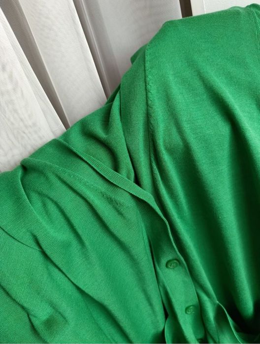Зелений кардиган від COS із шовку