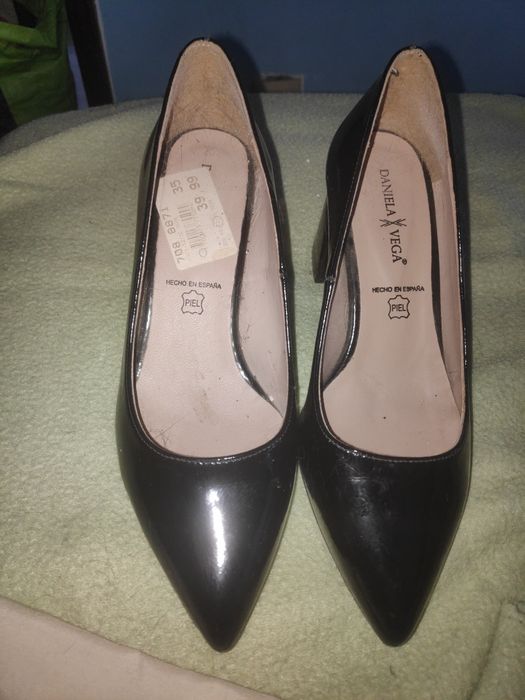 Sapatos de mulher de salto alto