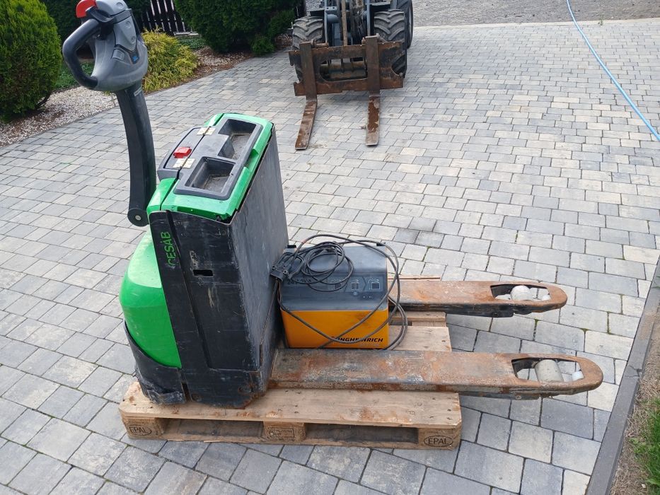 Paleciak elektryczny 1500kg