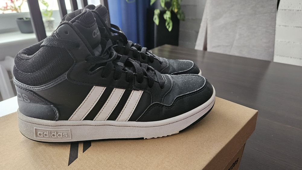 Buty młodzieżowe adidas