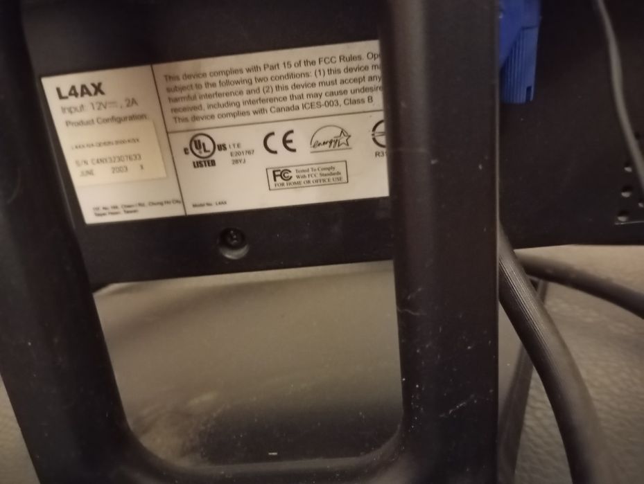 Monitor Kogi model L4AX działa