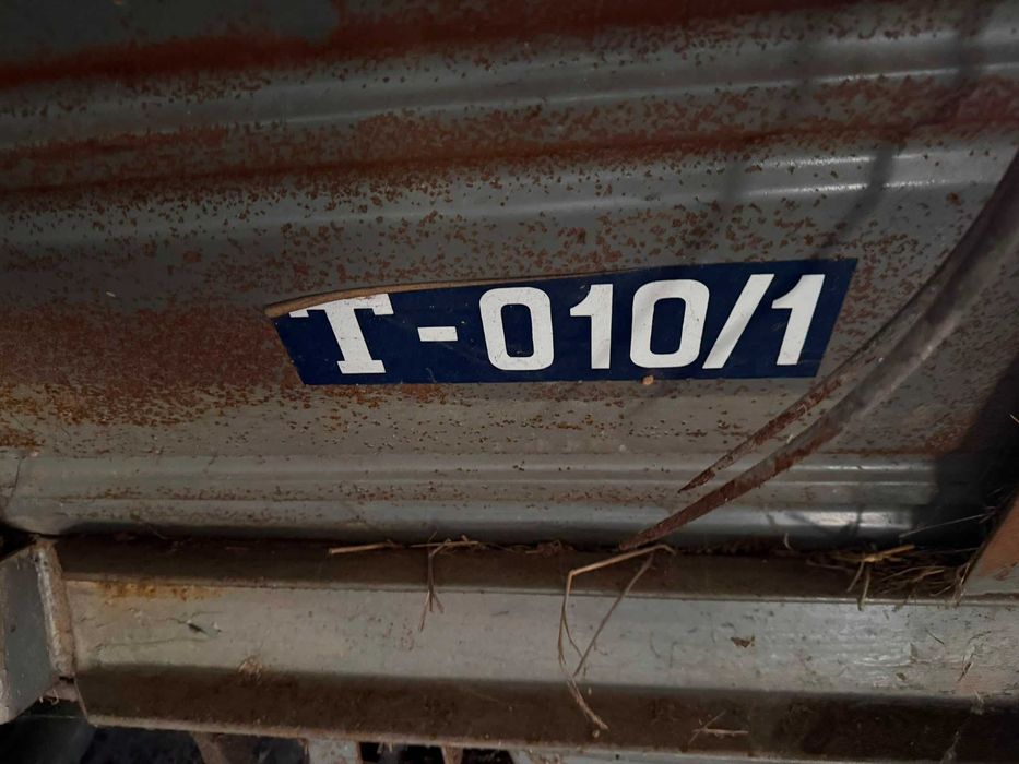 Przyczepa samozbierająca T-010/1