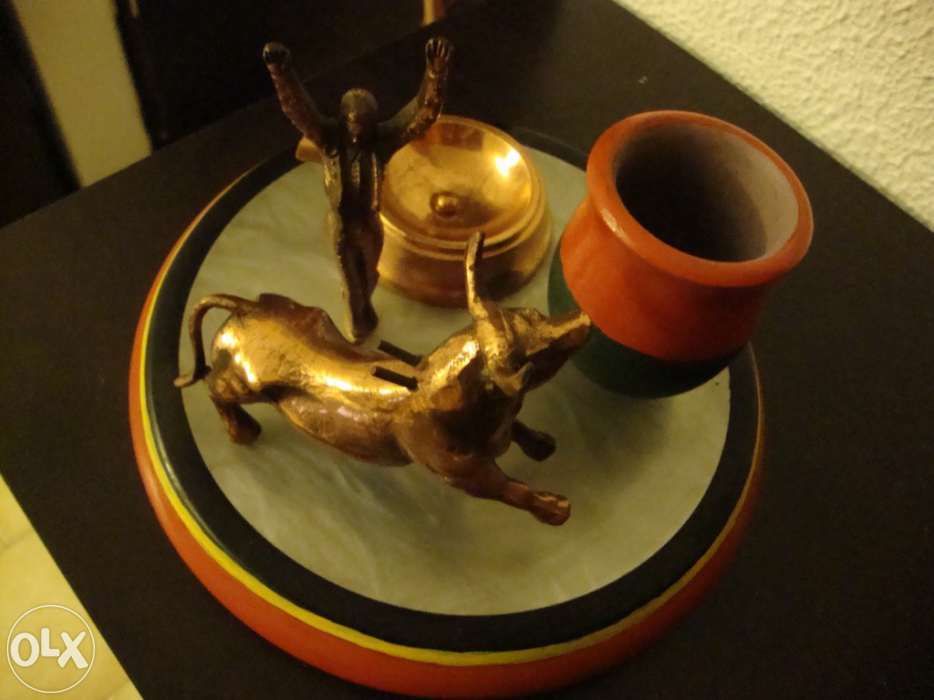 Cinzeiro com touro e toureiro