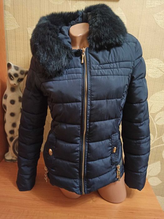 Жіноча зимова куртка, розмір S (наш 44)
