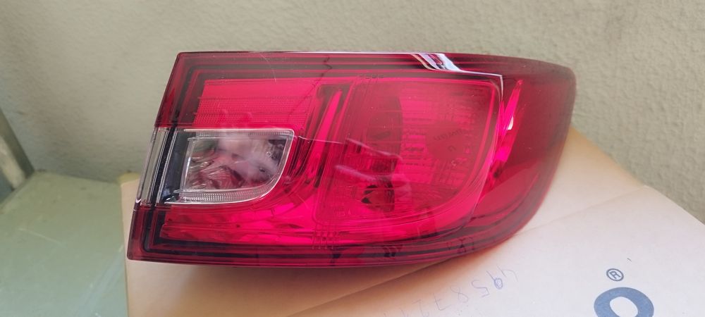 Luz traseira Renault Clio 2015