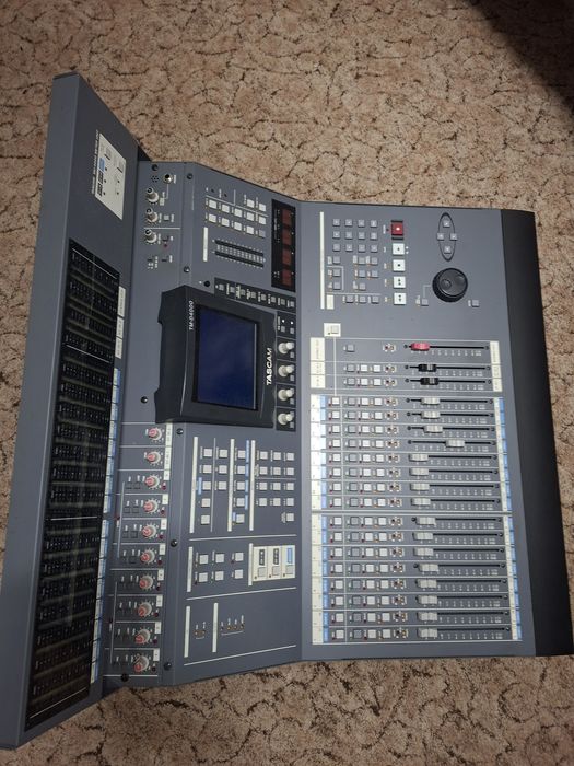 Cyfrowy Mikser Tascam TM D4000