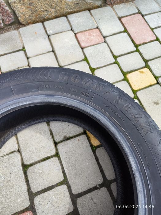 Goodyear efficient grip performance 215 55R16