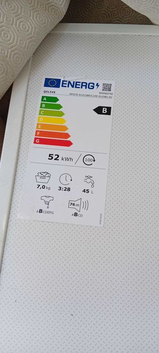 Máquina de lavar roupa e microondas