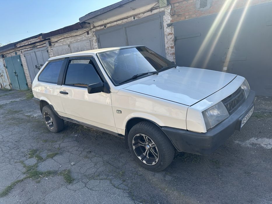 Автомобиль ВАЗ 2108