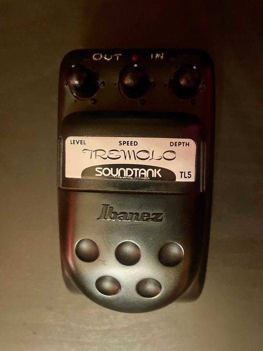 Pedais de guitarra (Maxon, Line 6, Ibanez, tuner)