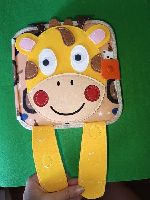 Розвиваюча книга з фетру з липучками бізібук бізіборд моя перша книжка