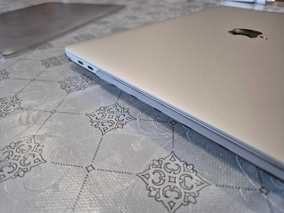 Portátil Apple MacBook Pro 13” Touch Bar – Como Novo Com último MacOS