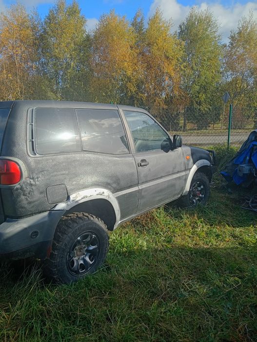 Nissan Terrano 2.4 LPG 4x4