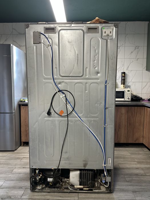 Холодильник Bosch KAN58A40/08 — на ремонт або запчастини