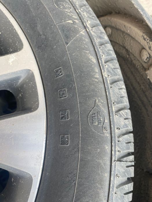 Шини Radburg 235/55 R19 All Season (наварка) — стан нових, знос <10%
