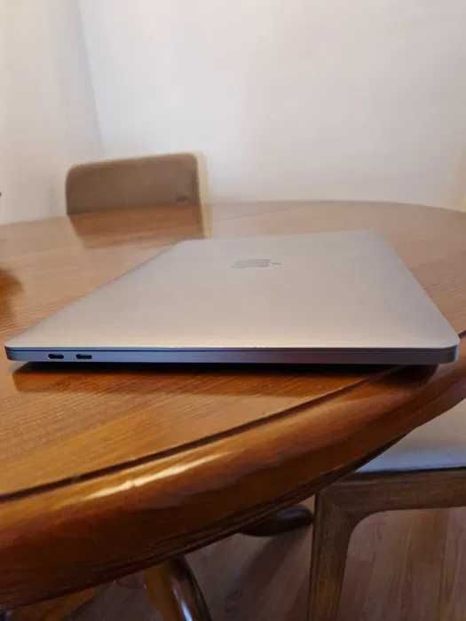MacBook Pro 13" 2017 Touch Bar - 16GB / 1 TB / i7
