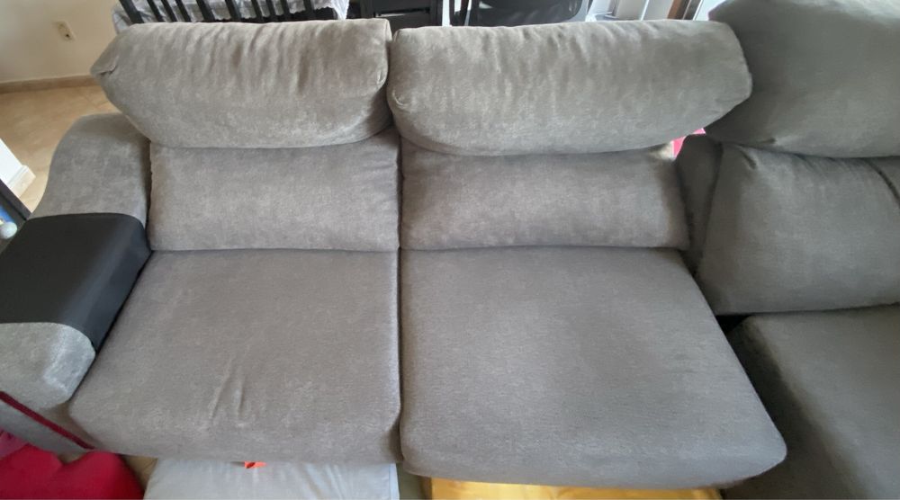 Sofá 2 lugares extensiveis+ chaise longue c/ arrumação em ótimo estado