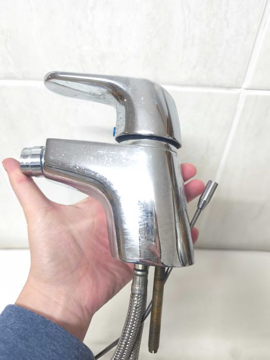 Três - torneira em muito bom estado