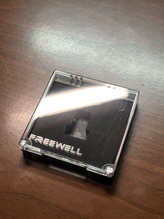 Caixa Freewell (para filtros, usb, ou cartoes SD)