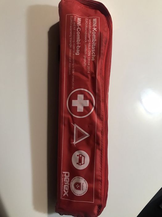 Аптечка автомобільна