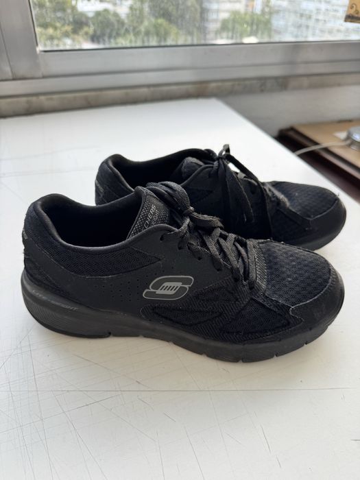 Ténis skechers lightweight pretos nr 38