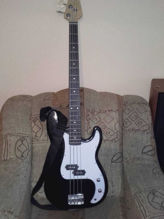 Gitara basowa plus piecyk basowy!