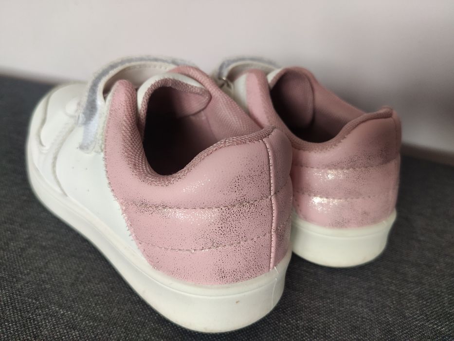 Buty sneakersy, idelane na jesienne dni.