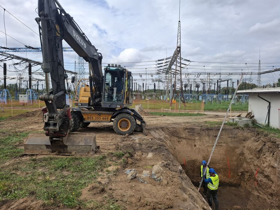 Usługi wynajem koparko ładowarka, mini koparka, wywrotka, Koparka