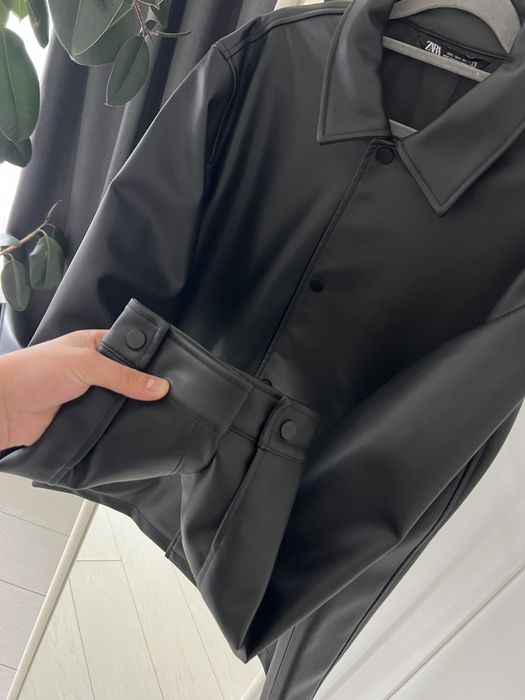 Кожанка Zara.