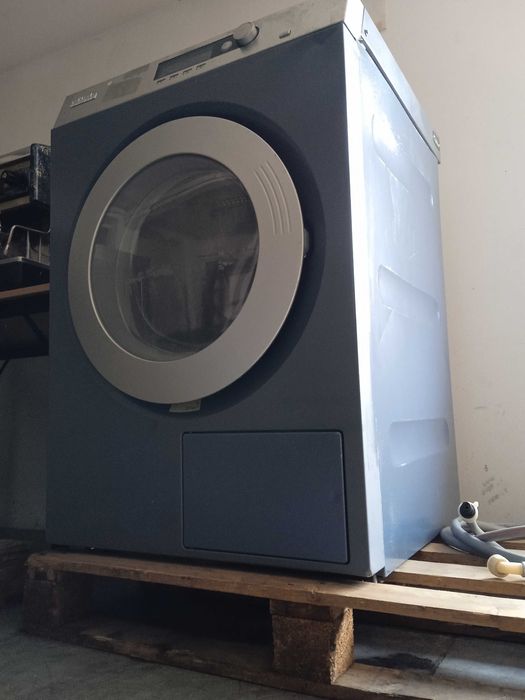 Przemysłowa suszarka do ubrań MIELE PT 7186 8 kg