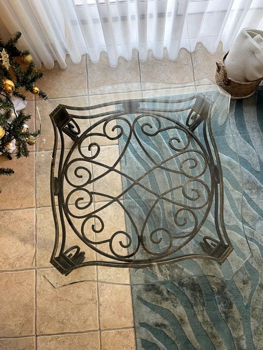 Mesa de centro de sala em ferro forjado