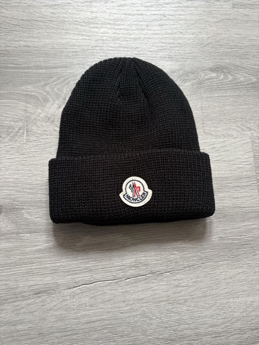 Gorro moncler novo