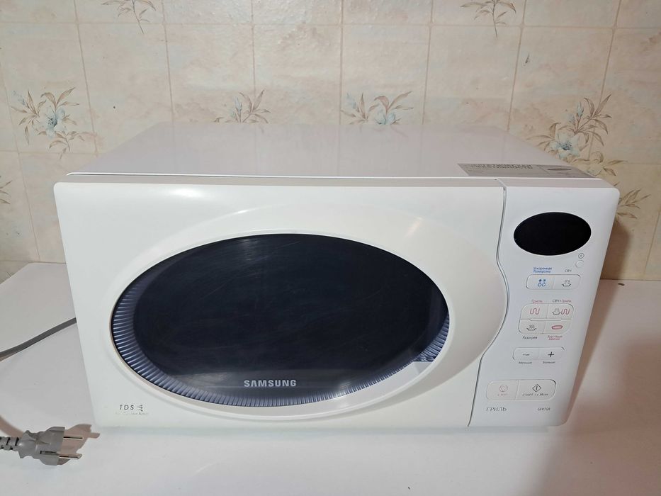 микроволновка SAMSUNG с грилем   Как новая