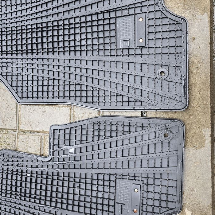 Продам хорошие коврики