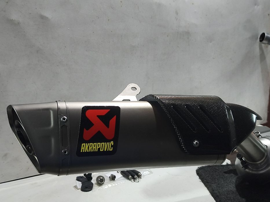 Ackrapovic  Yamaha R7 / MT 07