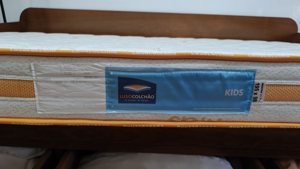 Cama com 3 Gavetões Colchão e Estrado