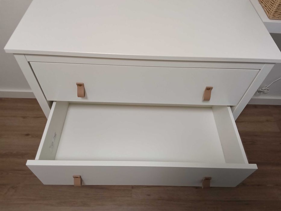 Cómoda IKEA Koppang