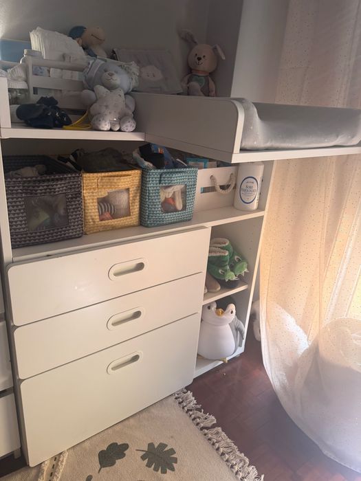 Móvel muda fraldas