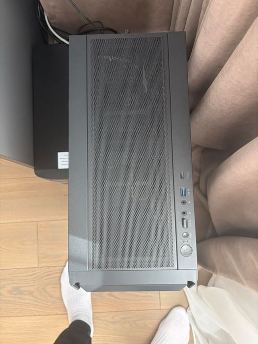 Pc очень мощный видеокарта rtx 5070 ti и процесор ryzen 7 9800x3d